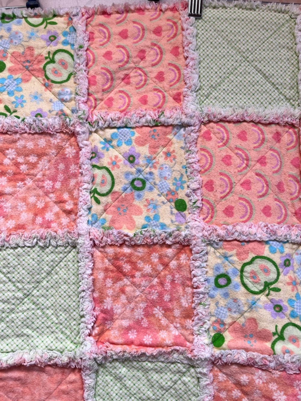 Homemade quilt - Picture 3 of 11